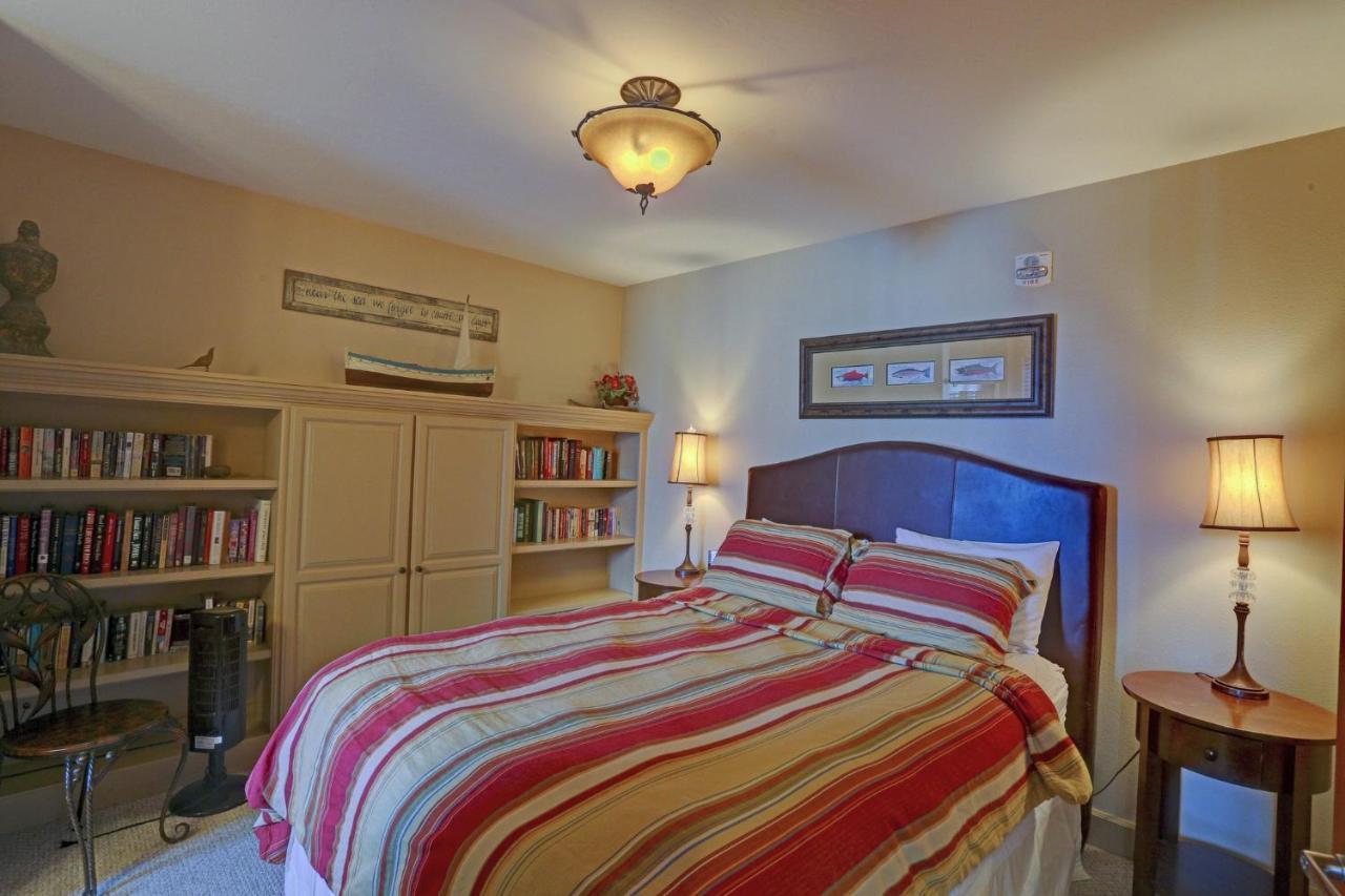 Otter Beach Lodges Хомер Экстерьер фото